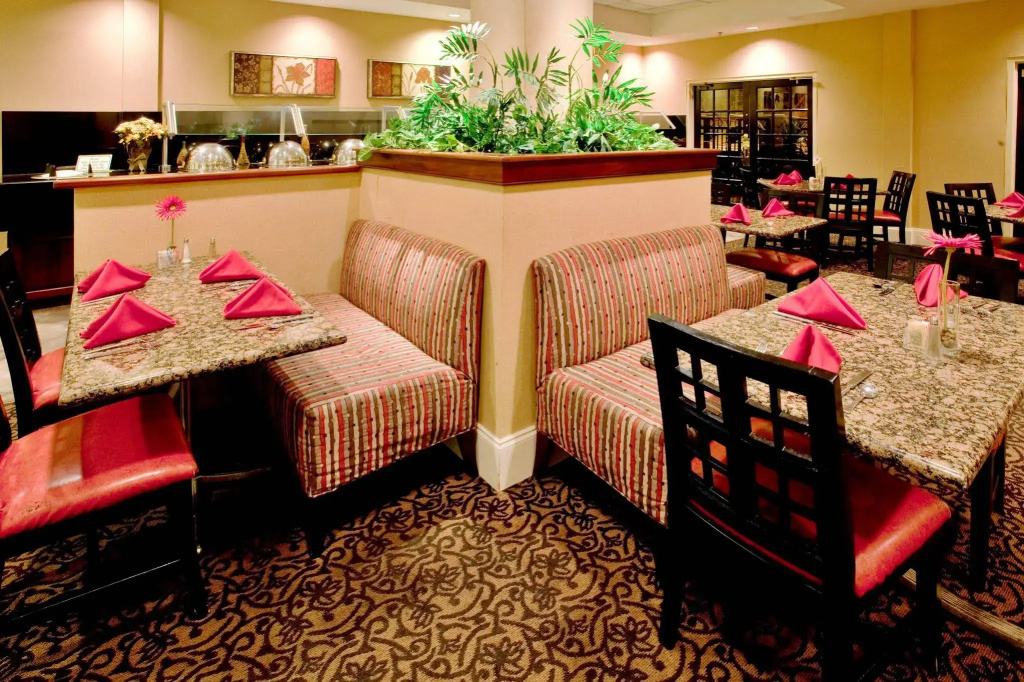 Holiday Inn Hotel & Suites Raleigh / Cary by IHG - Général