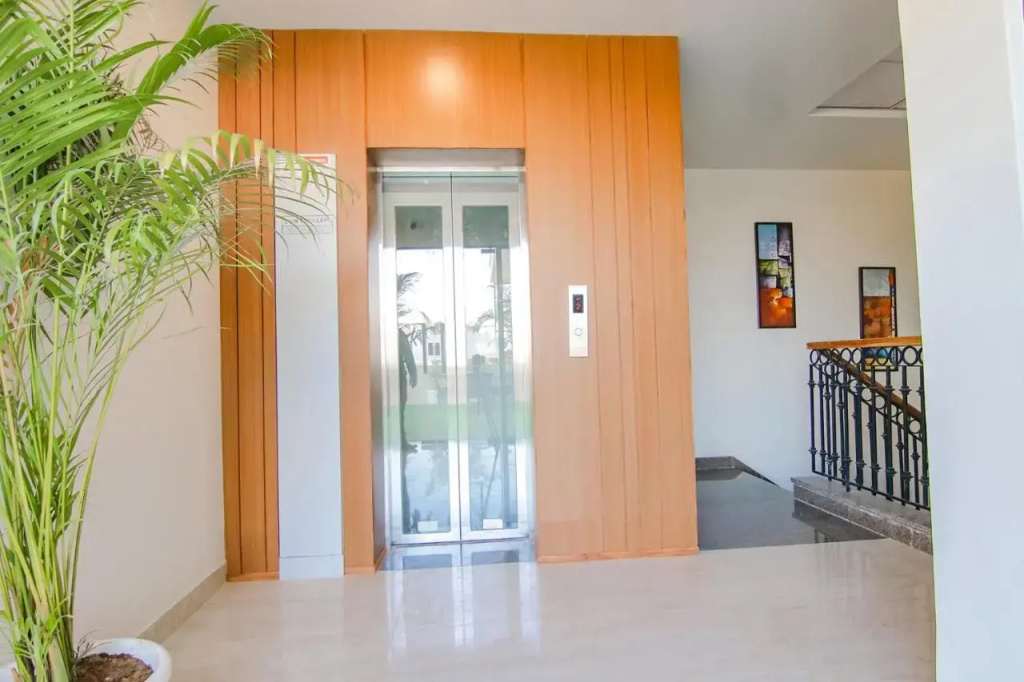 Lobby & Reception