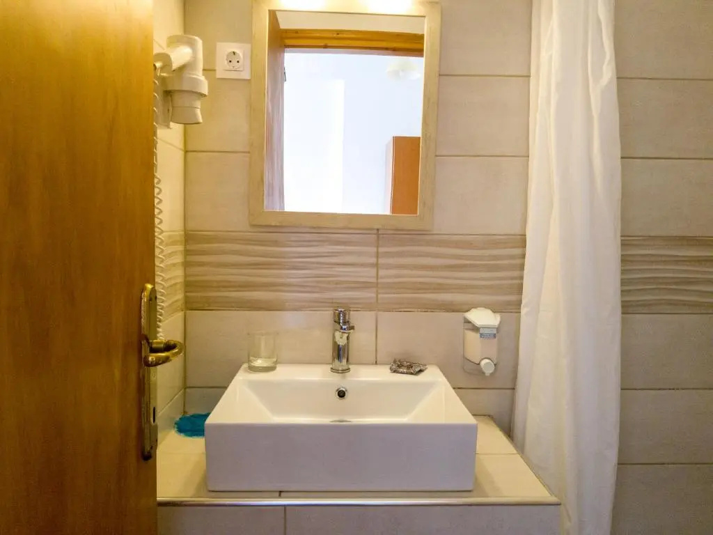 Standard Double room with sea view (full double bed)