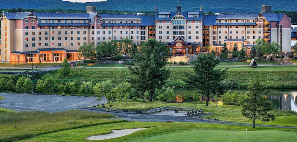 Near Ski Resorts With Hot Tub Game and Movie Room