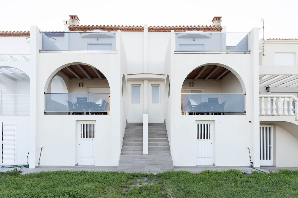Vistamar 1 in Oliva With 2 Bedrooms and 1 Bathrooms