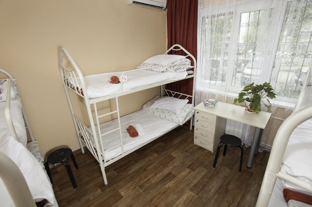 Кровать в общем номере в FM Hostel