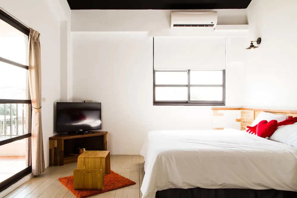 Standard Double room with balcony (full double bed)