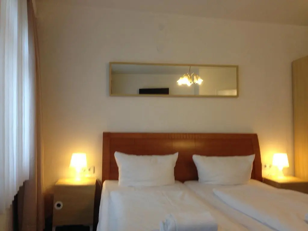 Hotel Bee Fang — 3