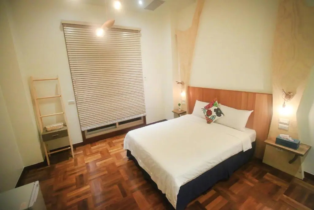 Standard Double room with balcony (full double bed)