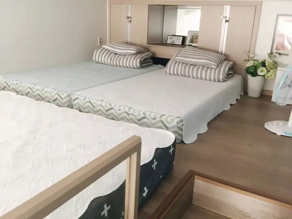 Lee Apartment 1