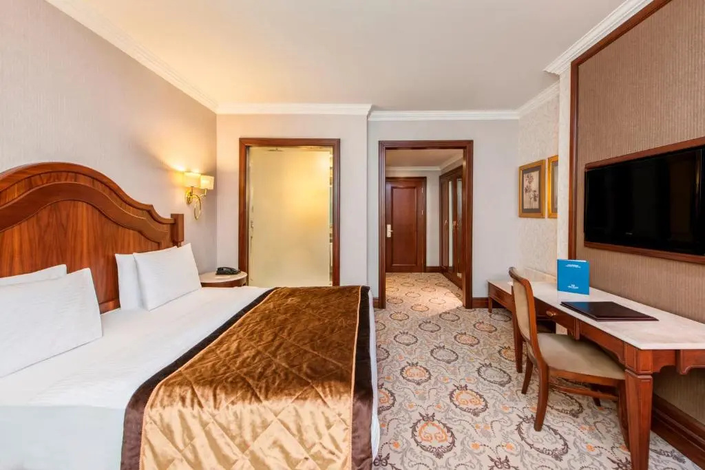 Superior Double room (full double bed)