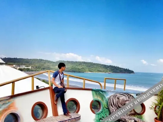 Beach & Waterfront