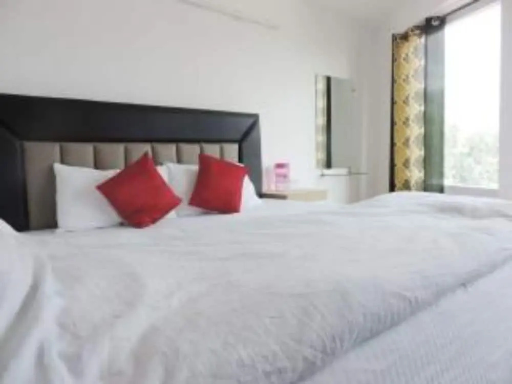 Deluxe Double room (full double bed)