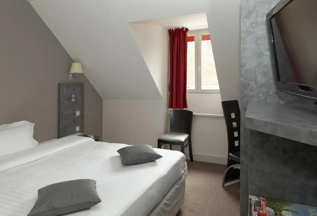 Classic Double room (full double bed)