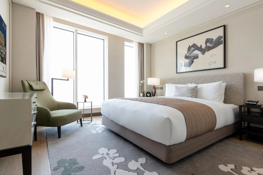 Corner Double Suite (full double bed)