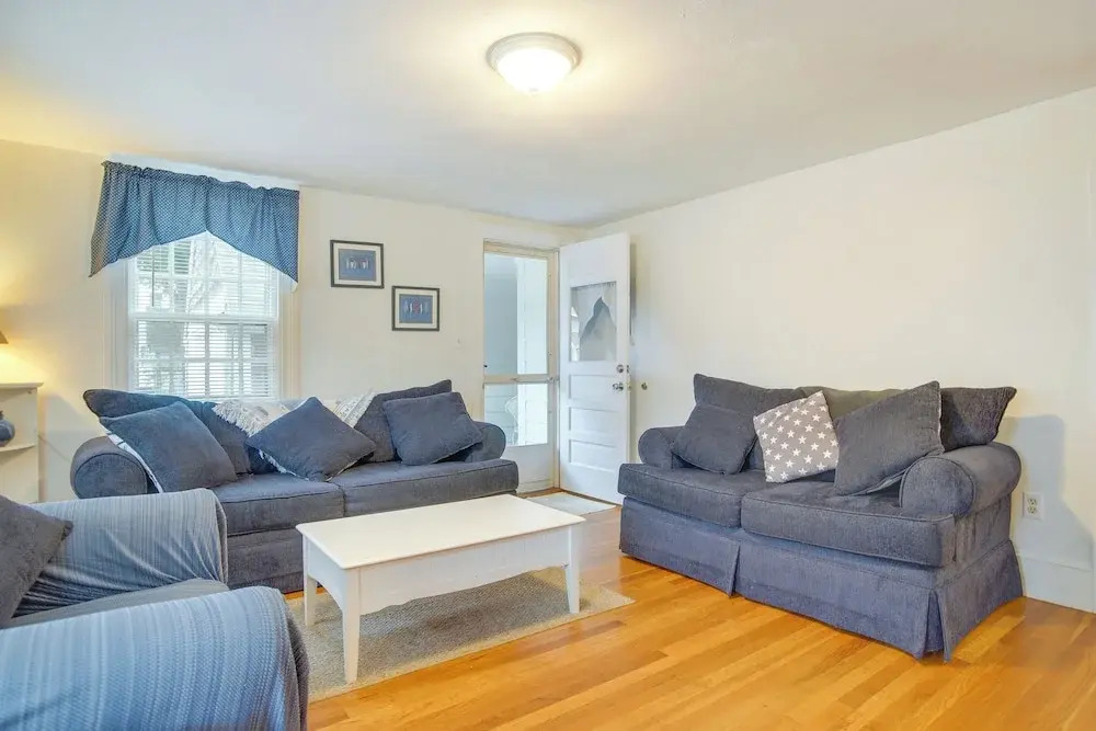 1 Mi to Marina: Hyannis Home w/ Furnished Deck — фото 2