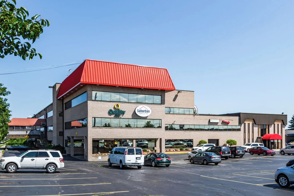 Suburban Studios Roseville-Detroit North