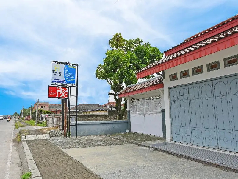 Oyo 91399 Homestay Trendy Syariah