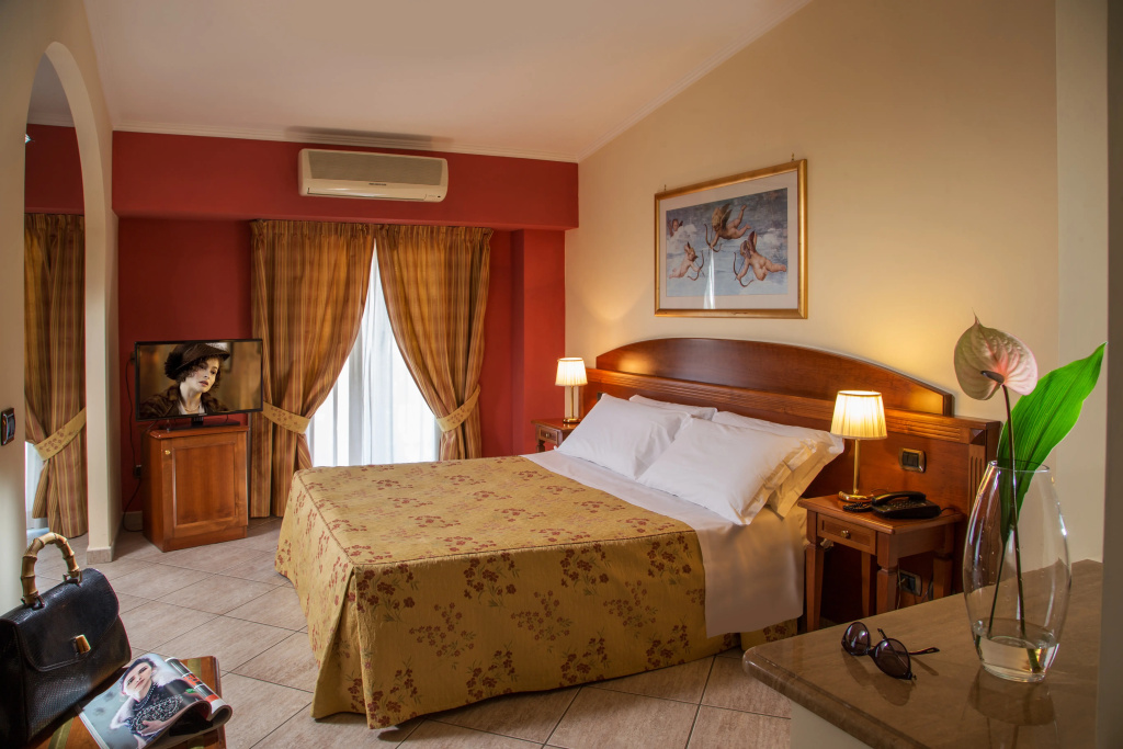 Hotel photo 12