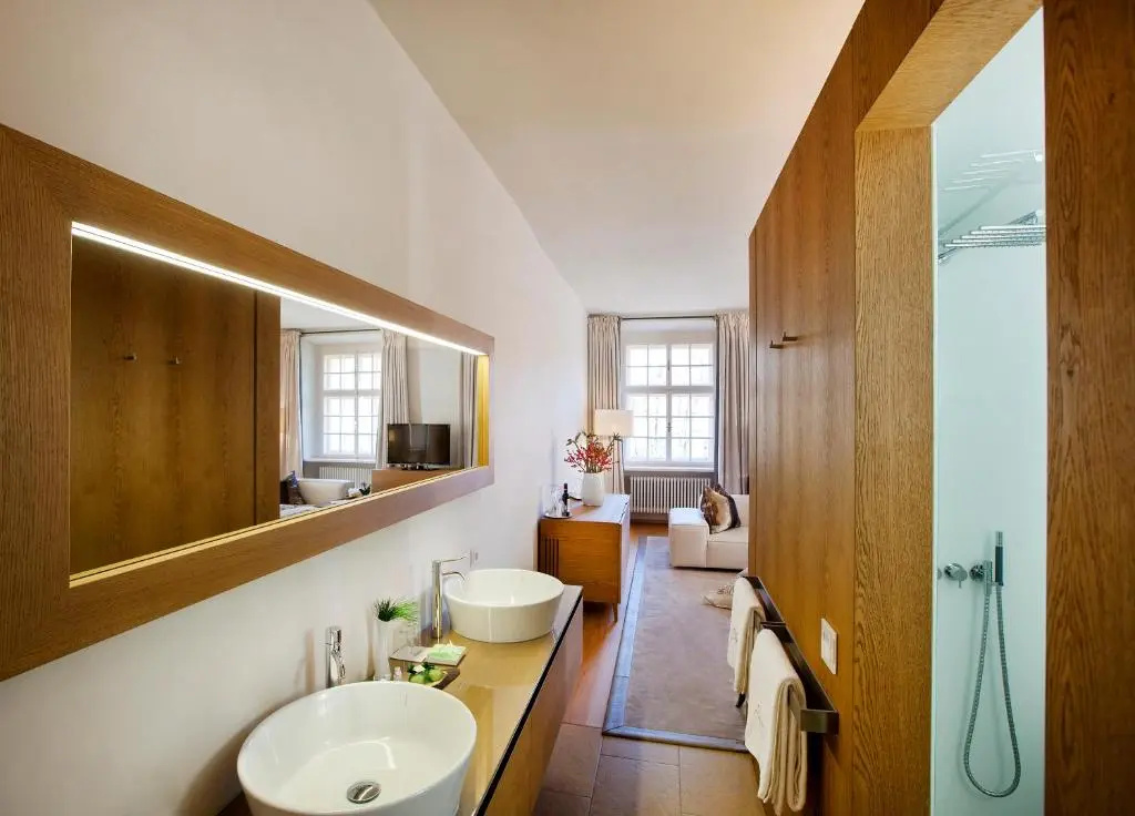 Standard Suite