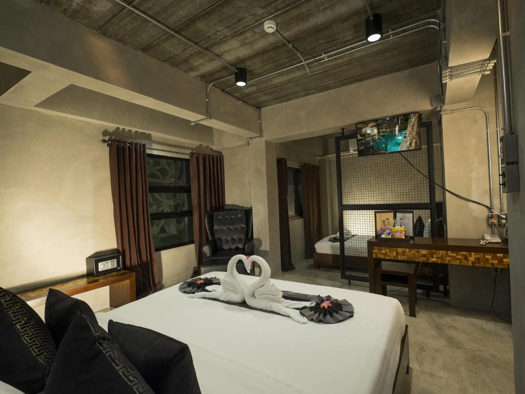 Thapae Loft — 5