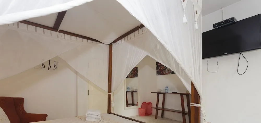 Royce Boutique Hotel
