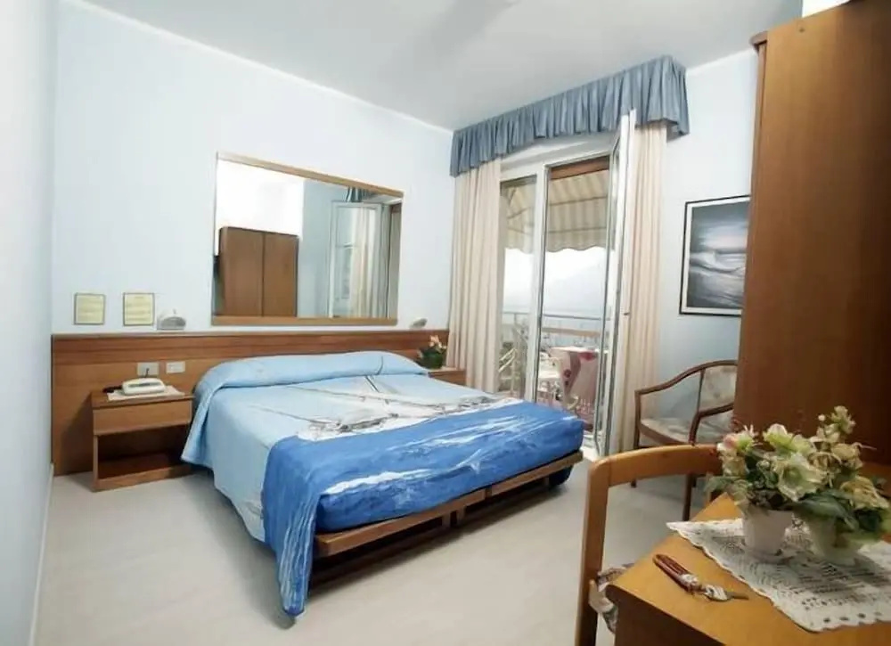Standard Double room with balcony (full double bed)