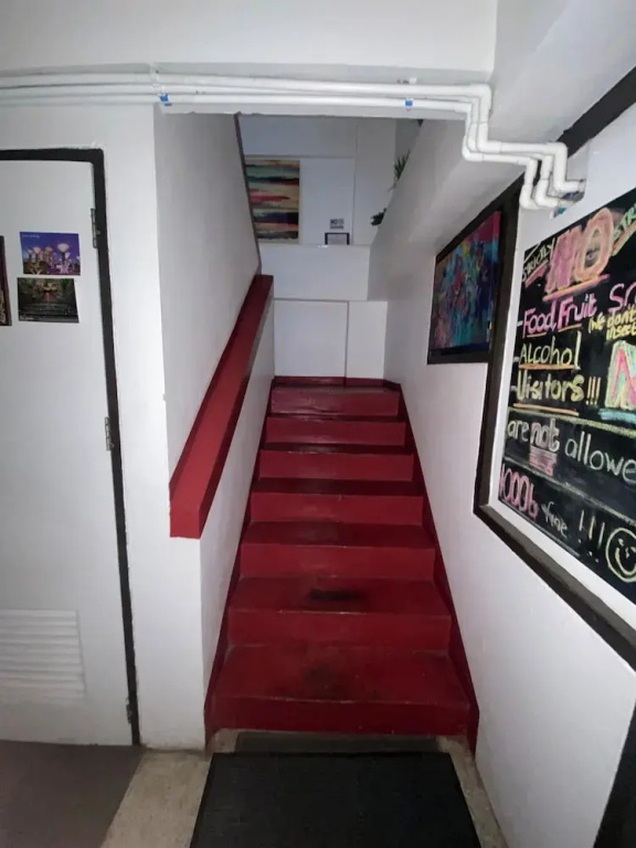 The Cabin Backpackers Hostel & Bar