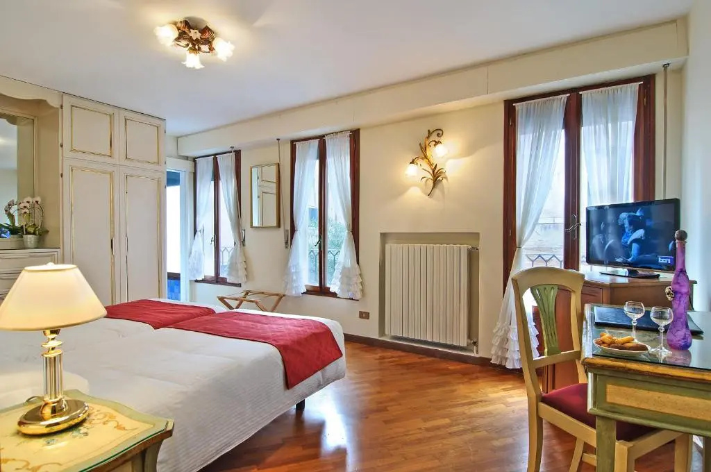 Hotel La Fenice Et Des Artistes - Chambres