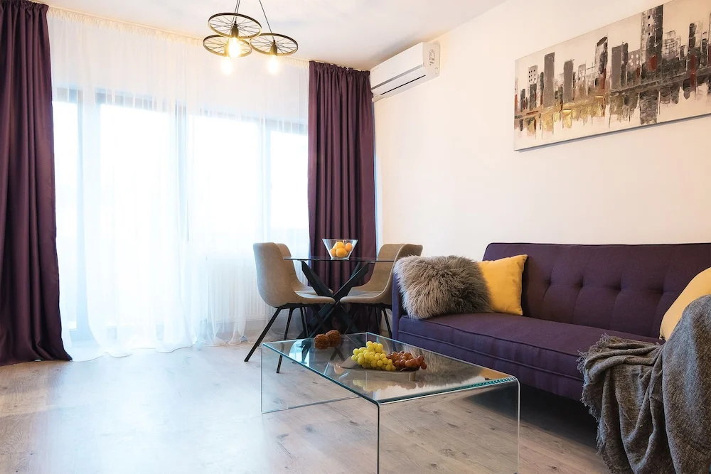 2 Bedrooms Comfort Apartment with city view