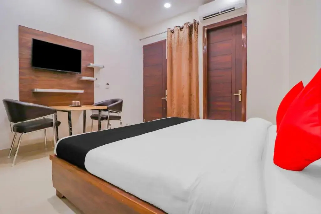 Hotel Crystal Empire by OYO Rooms