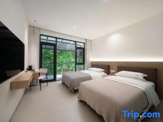 Standard room with balcony
