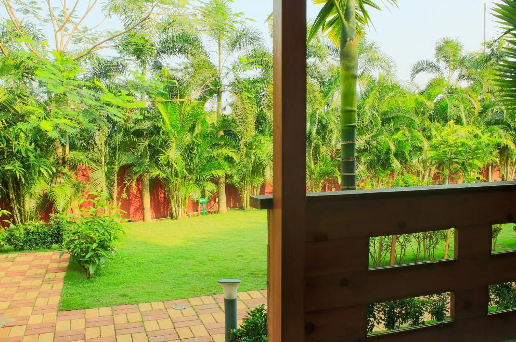 Grand Vatika Resort