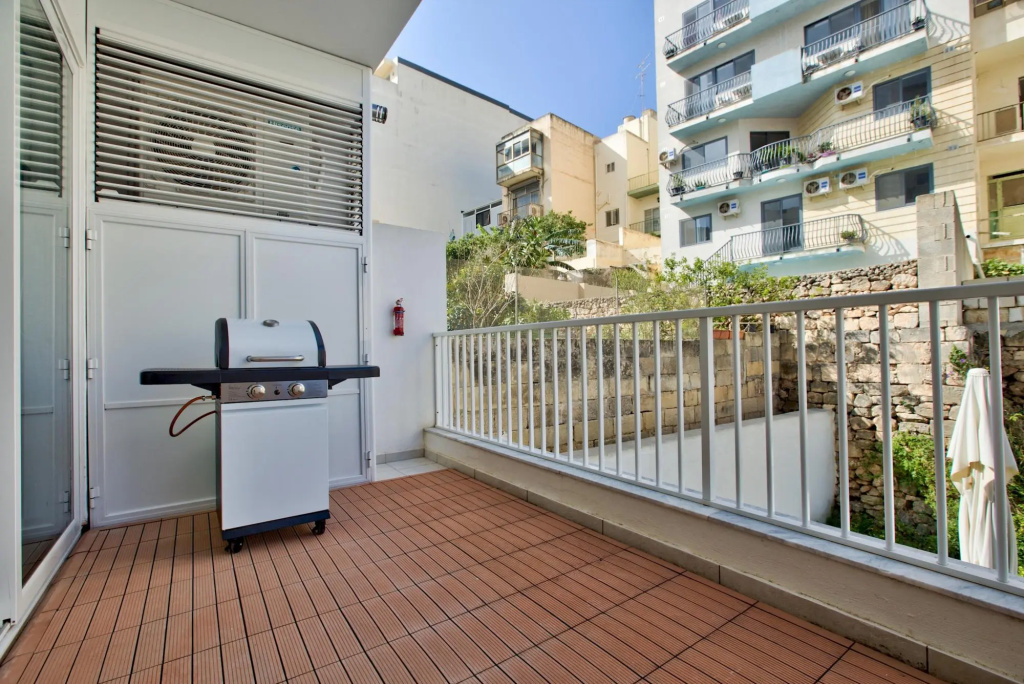 Bright & Spacious 3 Bedroom Apartment in Mellieha