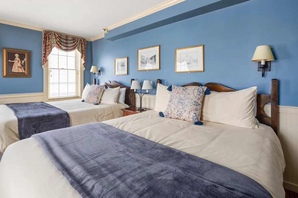 Classic Quadruple room