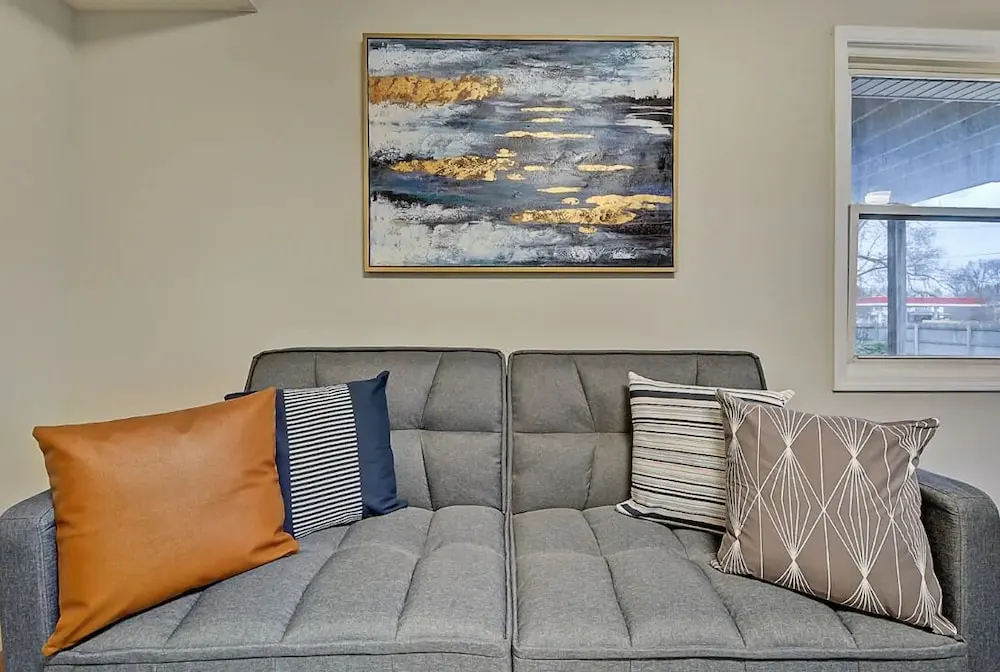 Spacious 6BR/3BA House w/ Parking! Sleeps 20! — фото 4