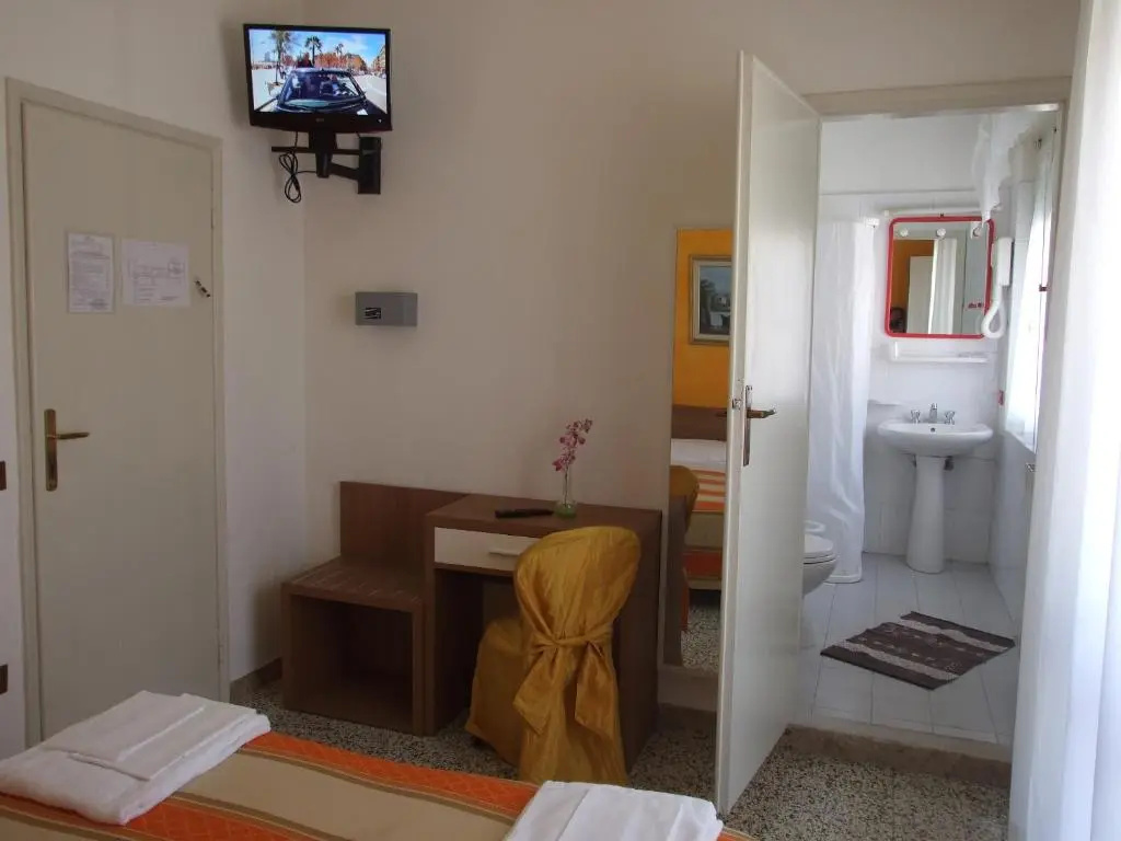 Economy room