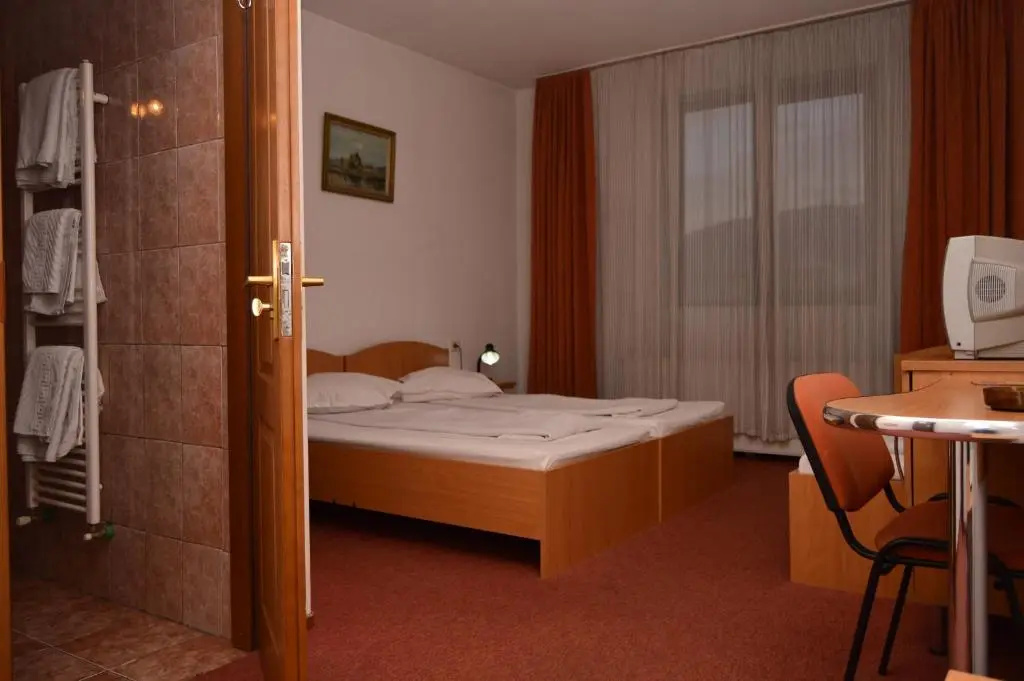 Economy room