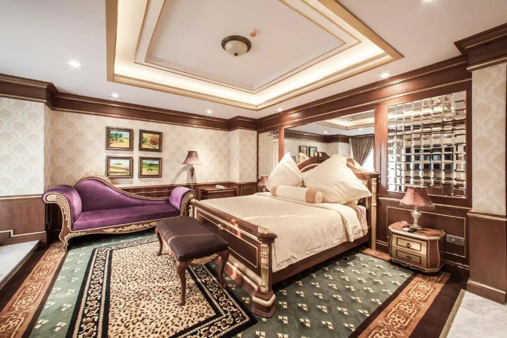 Presidential room