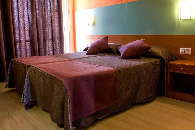 Standard Double room with balcony (full double bed)