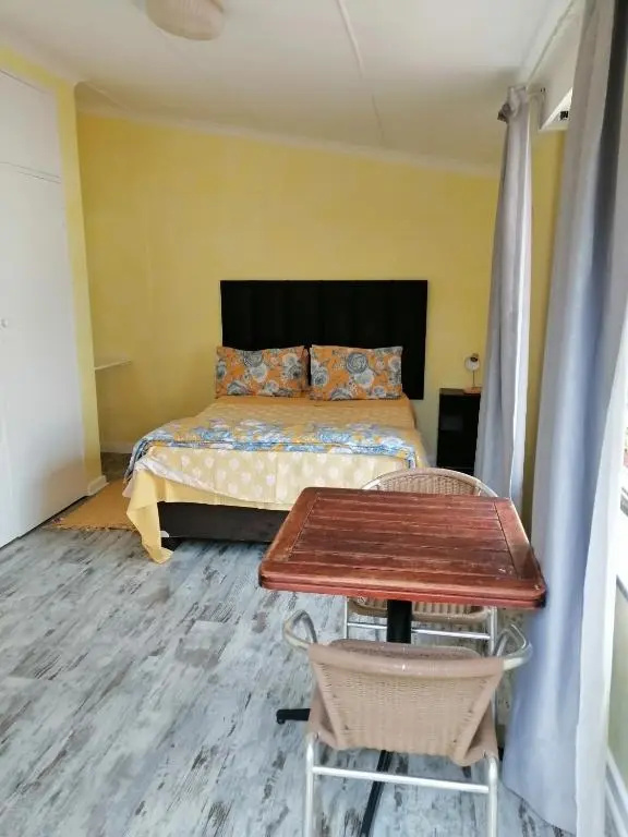 Deluxe Double room (full double bed)