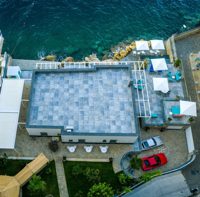 Beachfront Villa Sorrento & private sea access