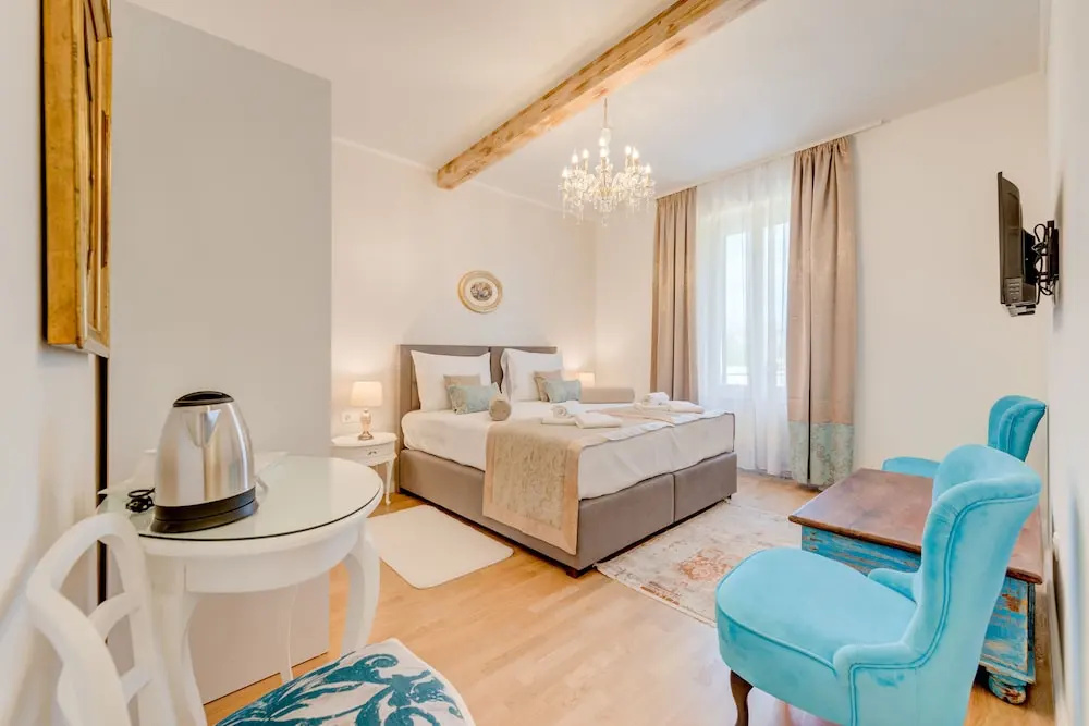 Premier room