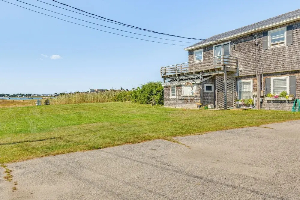 Walk to the Beach: Pet-friendly Gem in Biddeford!