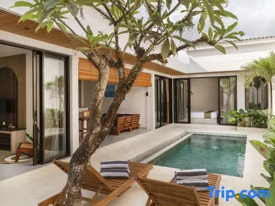 Stunning Tropical 3BR near Canggu with Pool