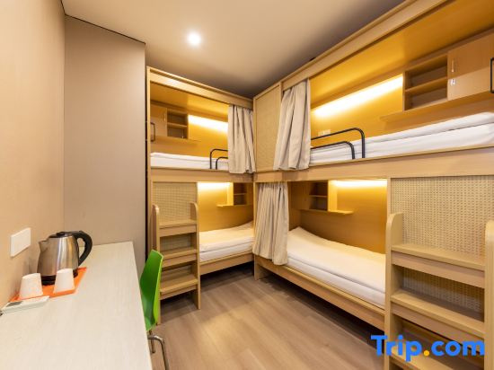 Bed in Dorm
