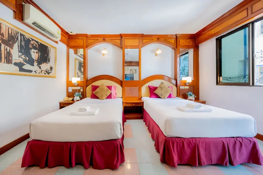 Deluxe Double room (twin beds)