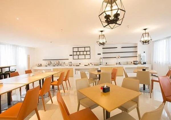 Food & Beverage