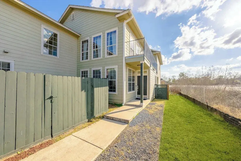 Upstay: Stylish 4BR Getaway in Vibrant East Austin