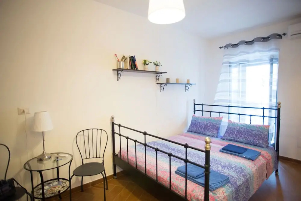 Classic Double room with balcony (full double bed)