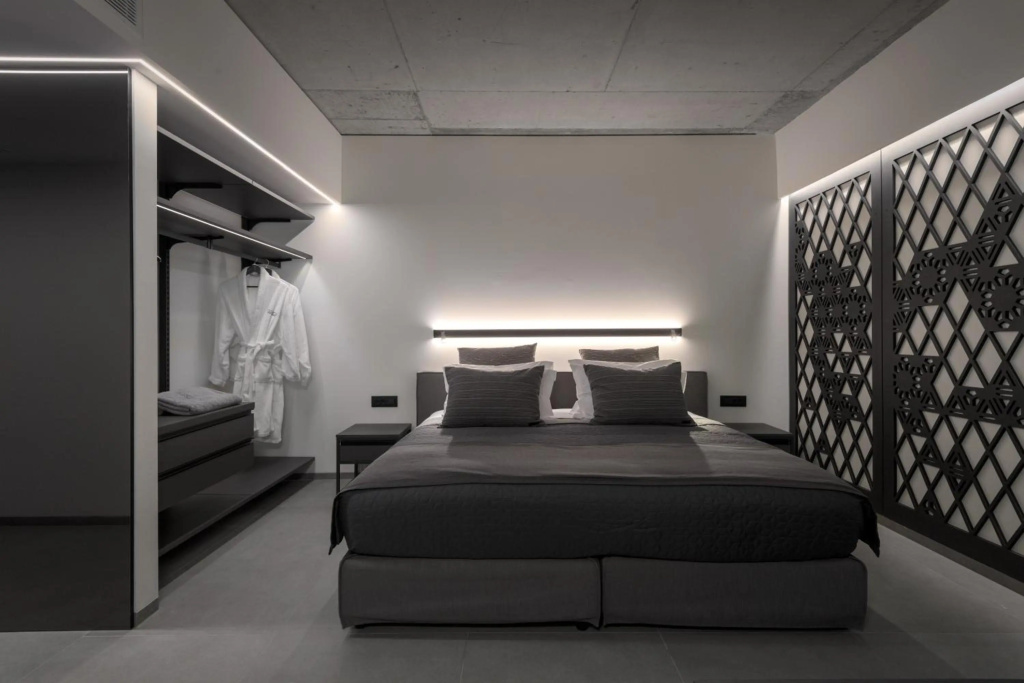 Essence Suites — 3