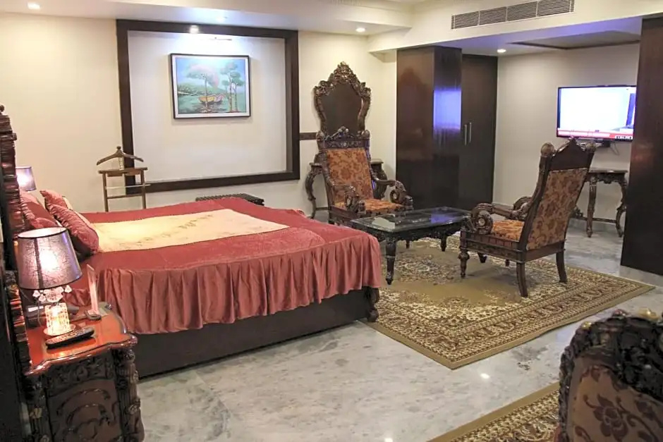 Deluxe Suite