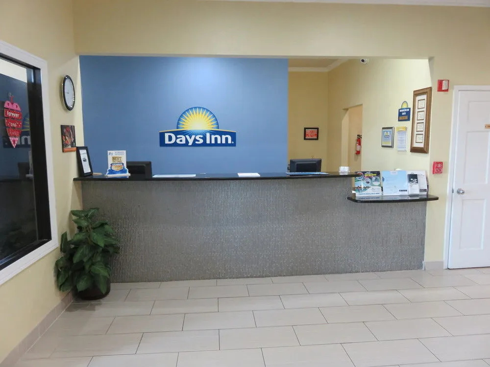 Days Inn Northwest/Seaworld