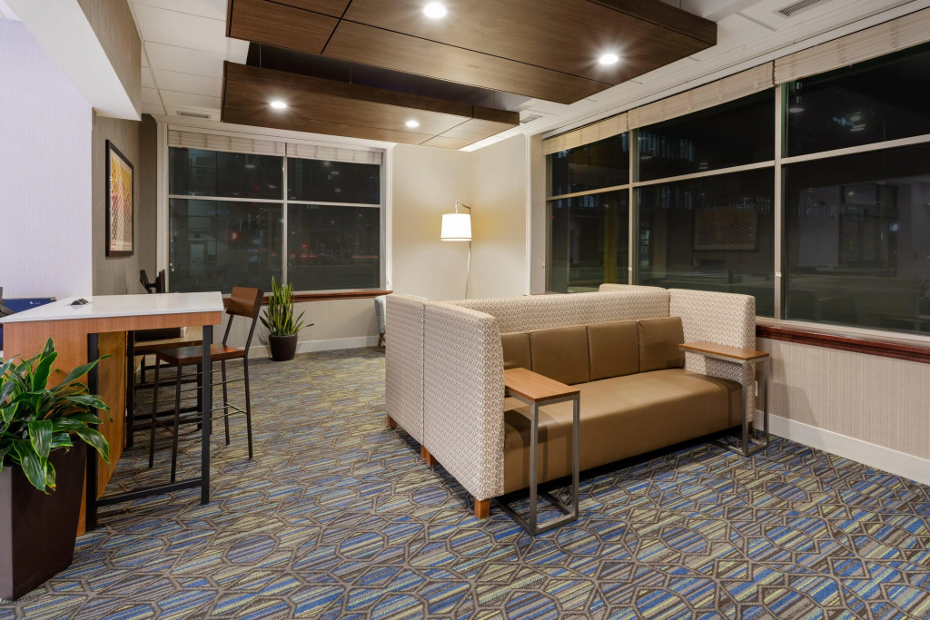 Lobby & Reception